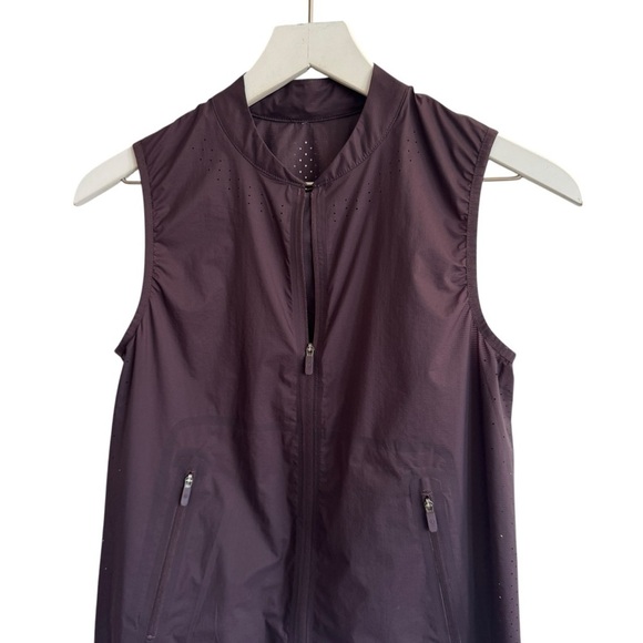 Lululemon Like The Wind Vest, Pelt, Size 2 - Picture 9 of 14